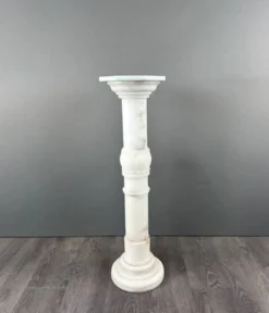 Colonne En Marbre Blanc Sculpté, Milieu Du XXe Siècle