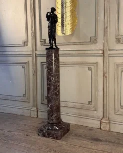 Colonne en marbre Levento, vers 1880