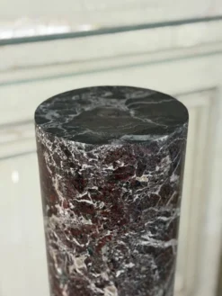 Colonne en marbre Levento, vers 1880