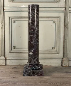 Colonne en marbre Levento, vers 1880