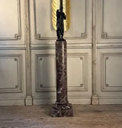 Colonne en marbre Levento, vers 1880