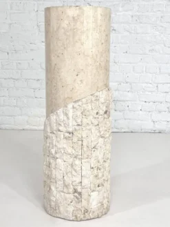 Colonne en marqueterie de pierre