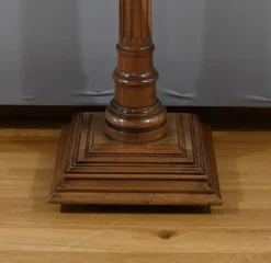 Colonne en Noyer, style Louis XVI – 1920