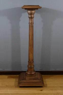 Colonne en Noyer, style Louis XVI – 1920