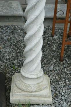 Colonne en pierre reconstituée