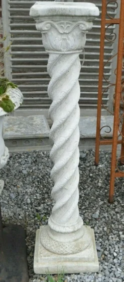 Colonne en pierre reconstituée