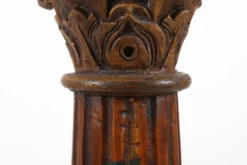 Colonne ou piédestal corinthien en bois sculpté ancien, France vers 1890