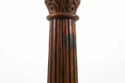 Colonne ou piédestal corinthien en bois sculpté ancien, France vers 1890