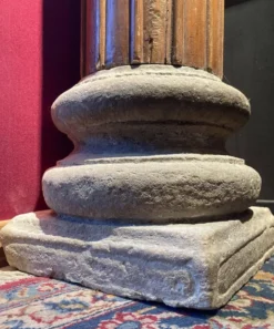 Colonnes corinthiennes en bois de style italien du 19e siècle sur socles en grès, ensemble de 2.