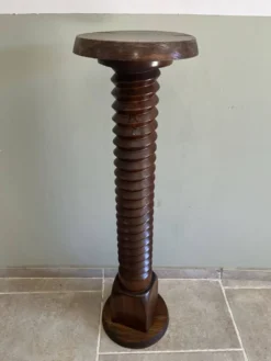 Colonne sellette vis de pressoir