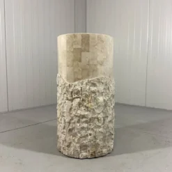 Colonnes et vase en pierre de travertin de Mactan, années 1980