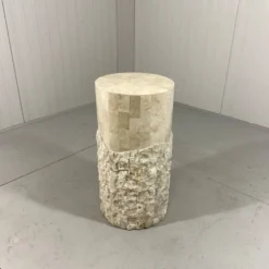 Colonnes et vase en pierre de travertin de Mactan, années 1980