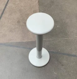 Colonne, table d'appoint space age en métal