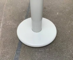 Colonne, table d'appoint space age en métal