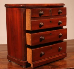 Commode De Maitrise En Acajou Du 19° Siècle