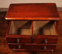 Commode De Maitrise En Acajou Du 19° Siècle