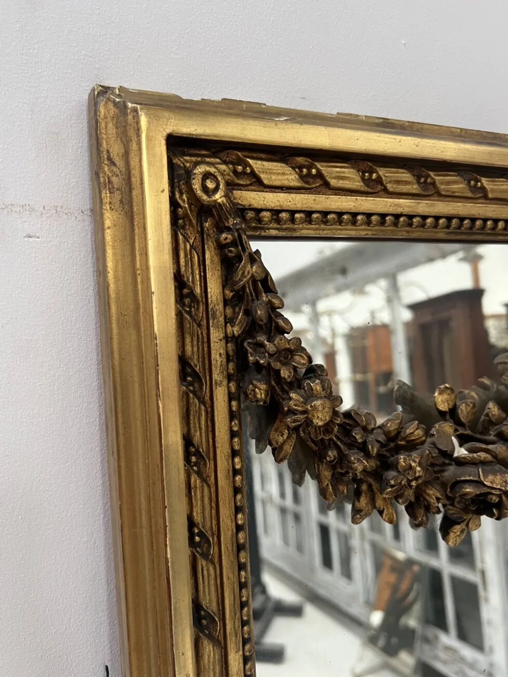 Console et miroir d'entre deux de style Louis XVI en bois doré