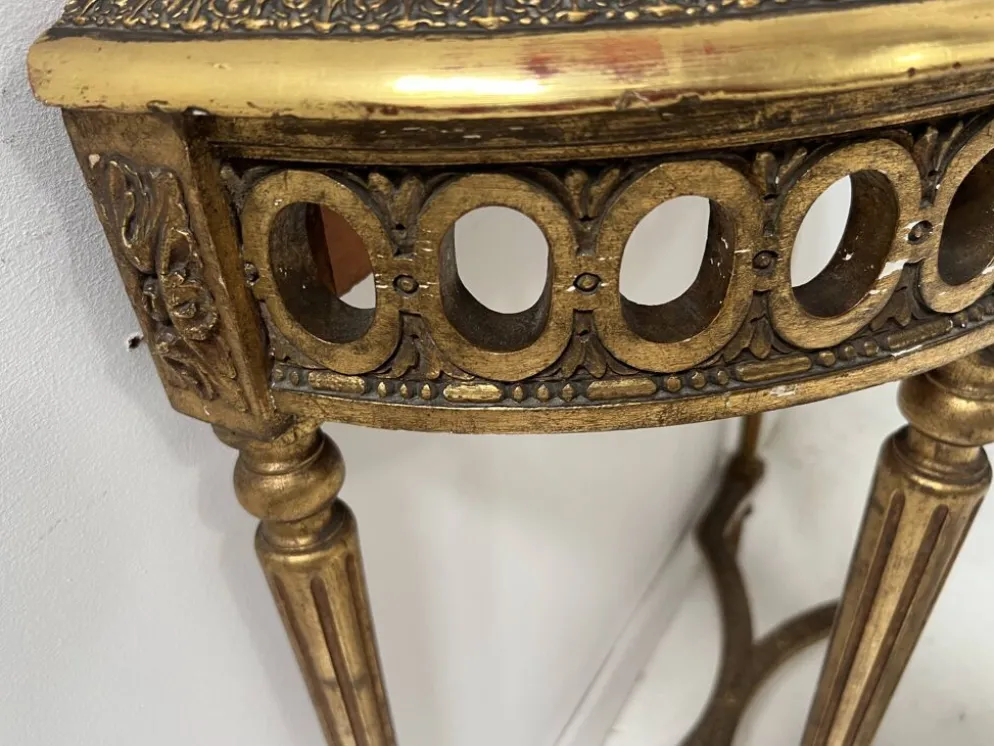 Console et miroir d'entre deux de style Louis XVI en bois doré