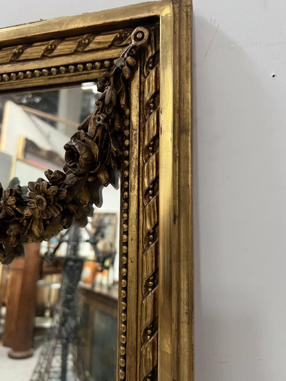 Console et miroir d'entre deux de style Louis XVI en bois doré