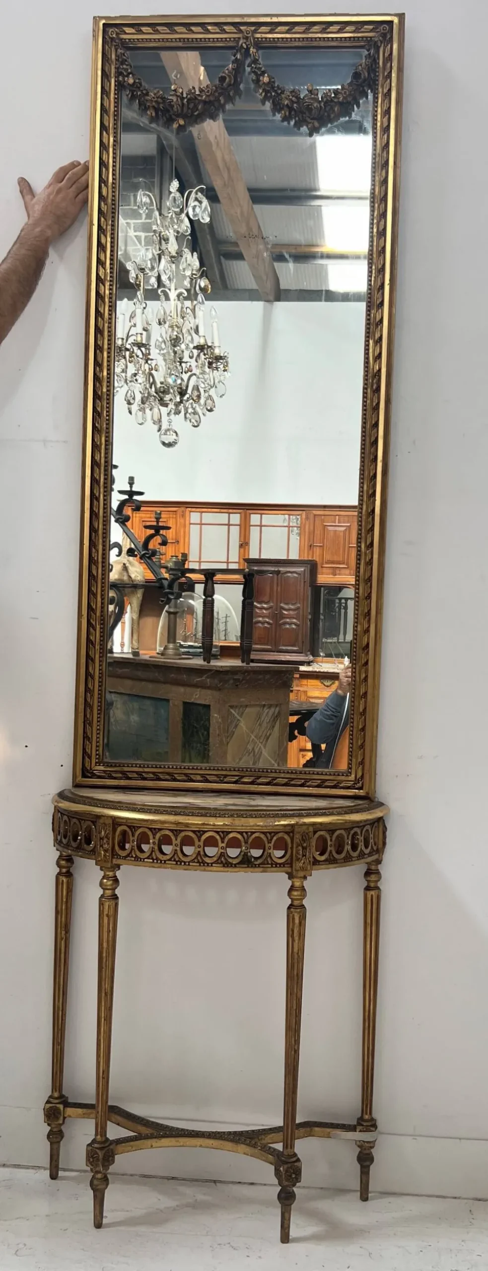 Console et miroir d'entre deux de style Louis XVI en bois doré