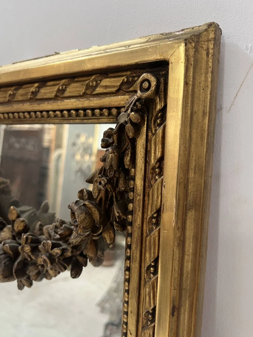 Console et miroir d'entre deux de style Louis XVI en bois doré