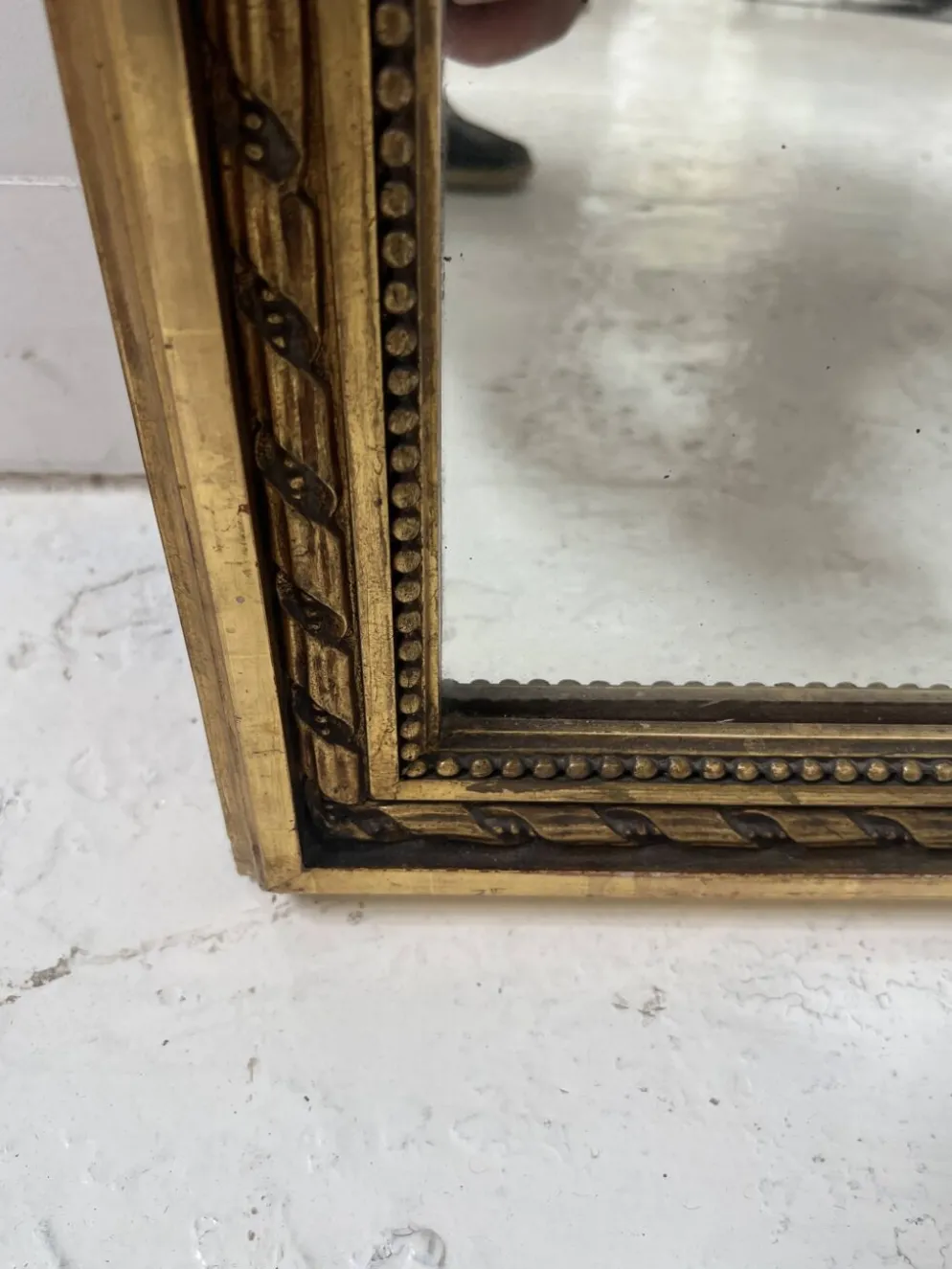 Console et miroir d'entre deux de style Louis XVI en bois doré