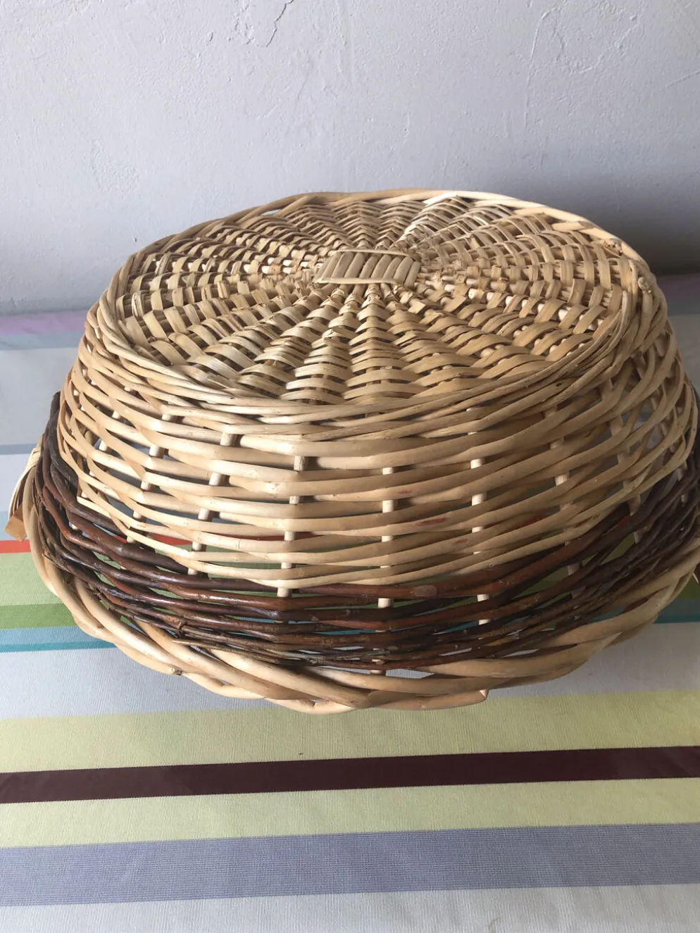 Corbeille en osier vintage