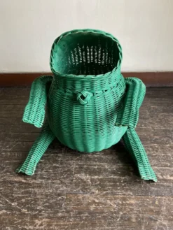 Corbeille grenouille en osier 1980