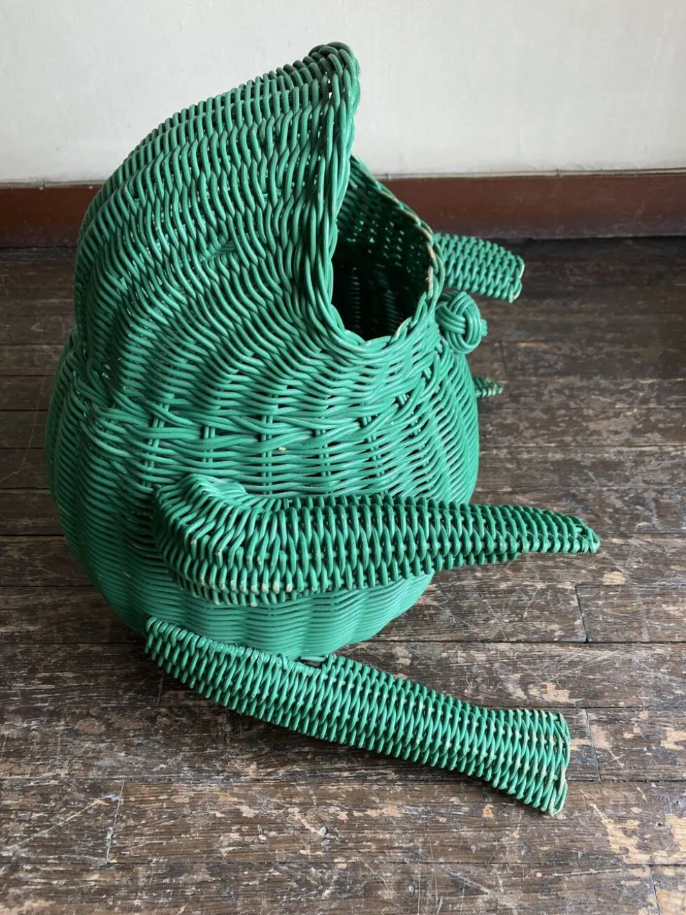 Corbeille grenouille en osier 1980