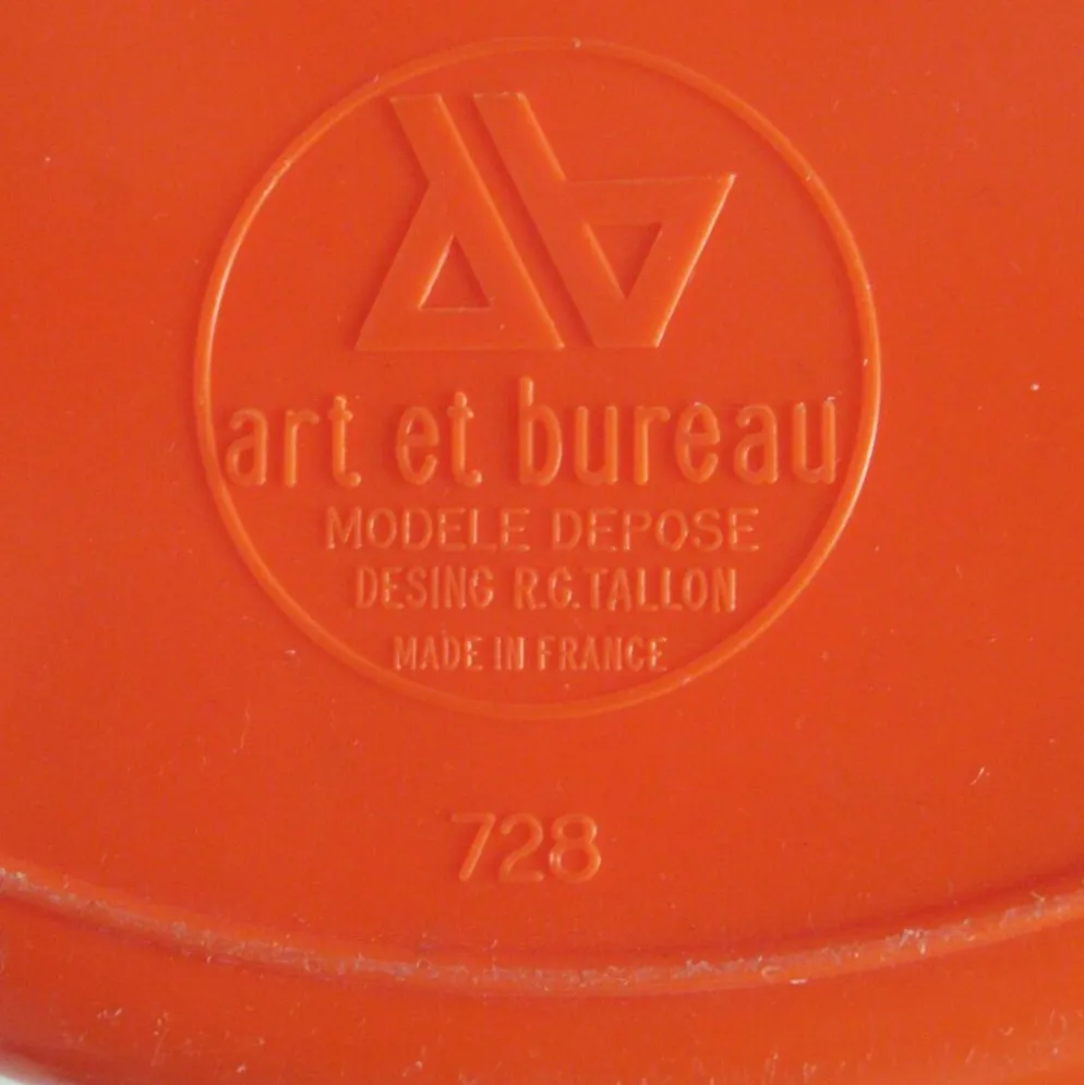 Corbeille orange Roger Tallon Art et Bureau