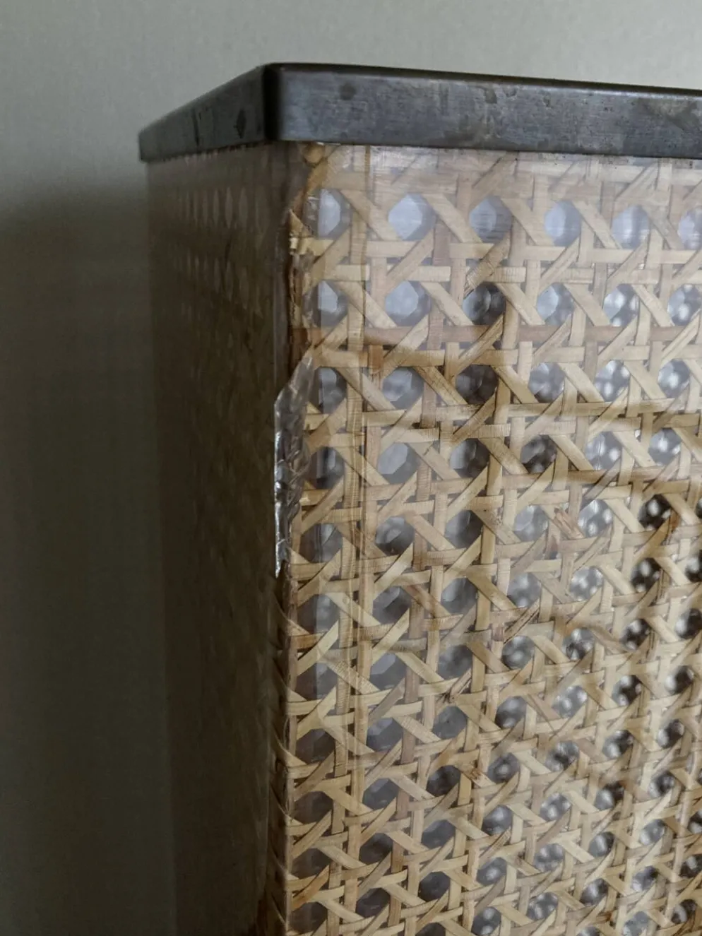 Corbeille à papier cannage et plexiglas 1970