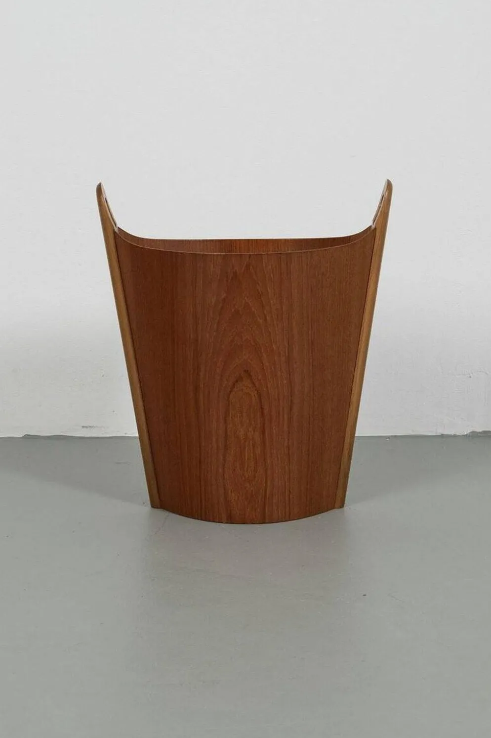 Corbeille à papier par Einar Barnes