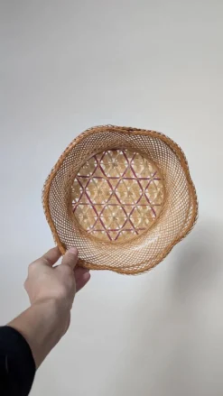 Corbeille tressée en fibre naturelle