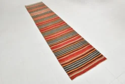 Couloir Vintage Rayé – Tapis Kilim Graphique Tissé Main, 77x360 Cm