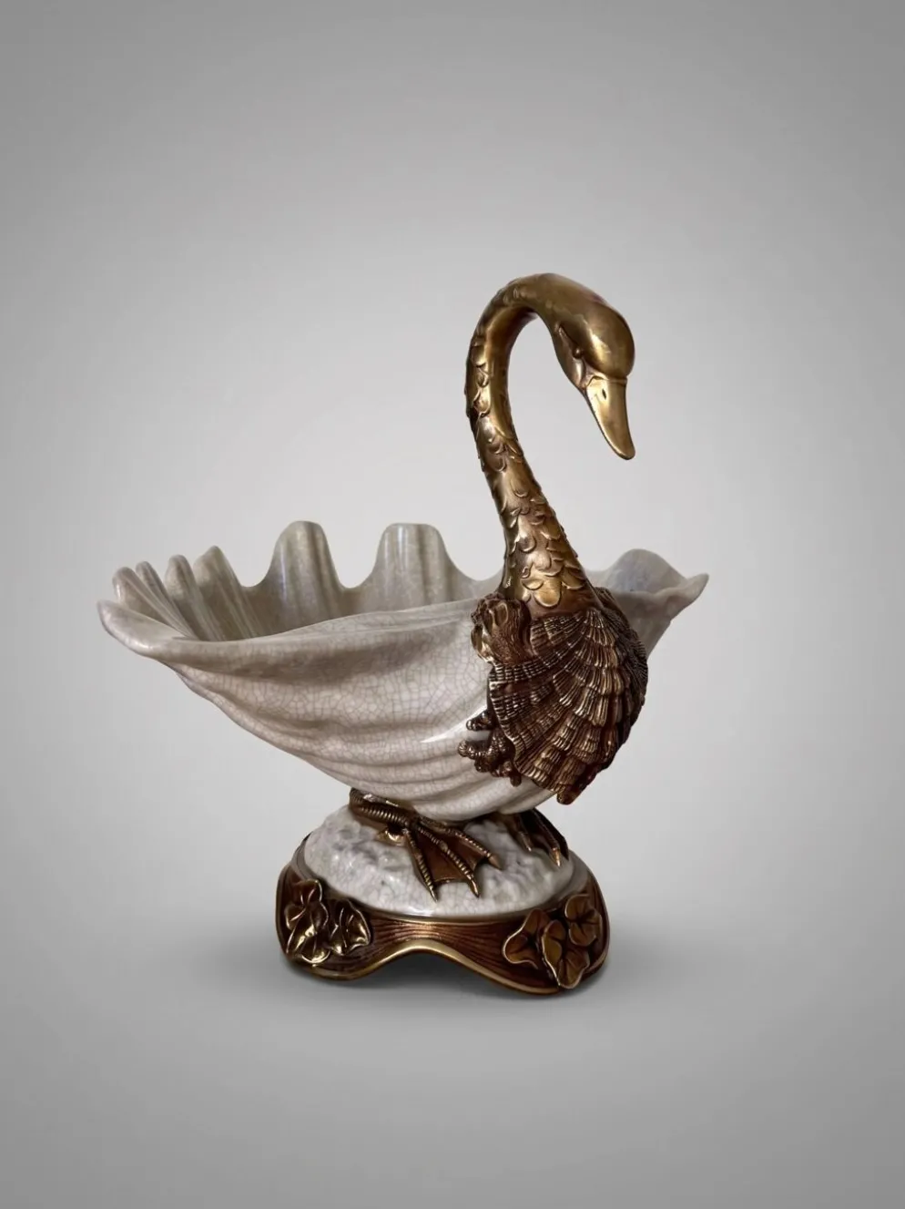 Coupe, centre de table décorative au cygne en bronze et porcelaine craquelée – Style Art nouveau / Hollywood Regency