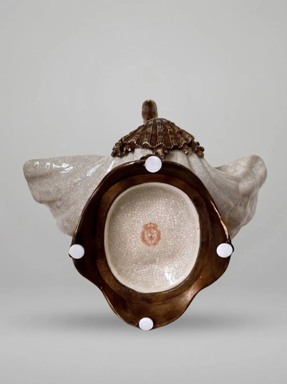 Coupe, centre de table décorative au cygne en bronze et porcelaine craquelée – Style Art nouveau / Hollywood Regency