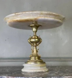 Coupe en onyx et bronze doré vers 1880