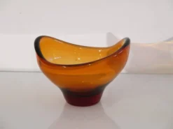 Coupe scandinave en verre forme libre