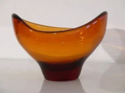 Coupe scandinave en verre forme libre