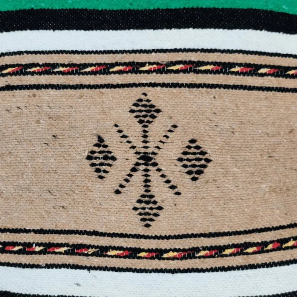 Coussin berbère folklorique vert à pompon