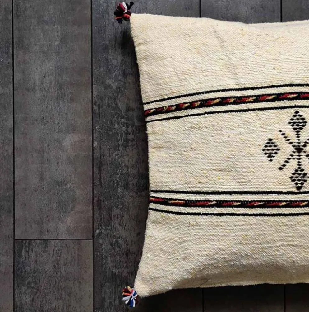 Coussin berbère jaune pâle en coton