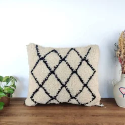 Coussin berbère losanges noirs