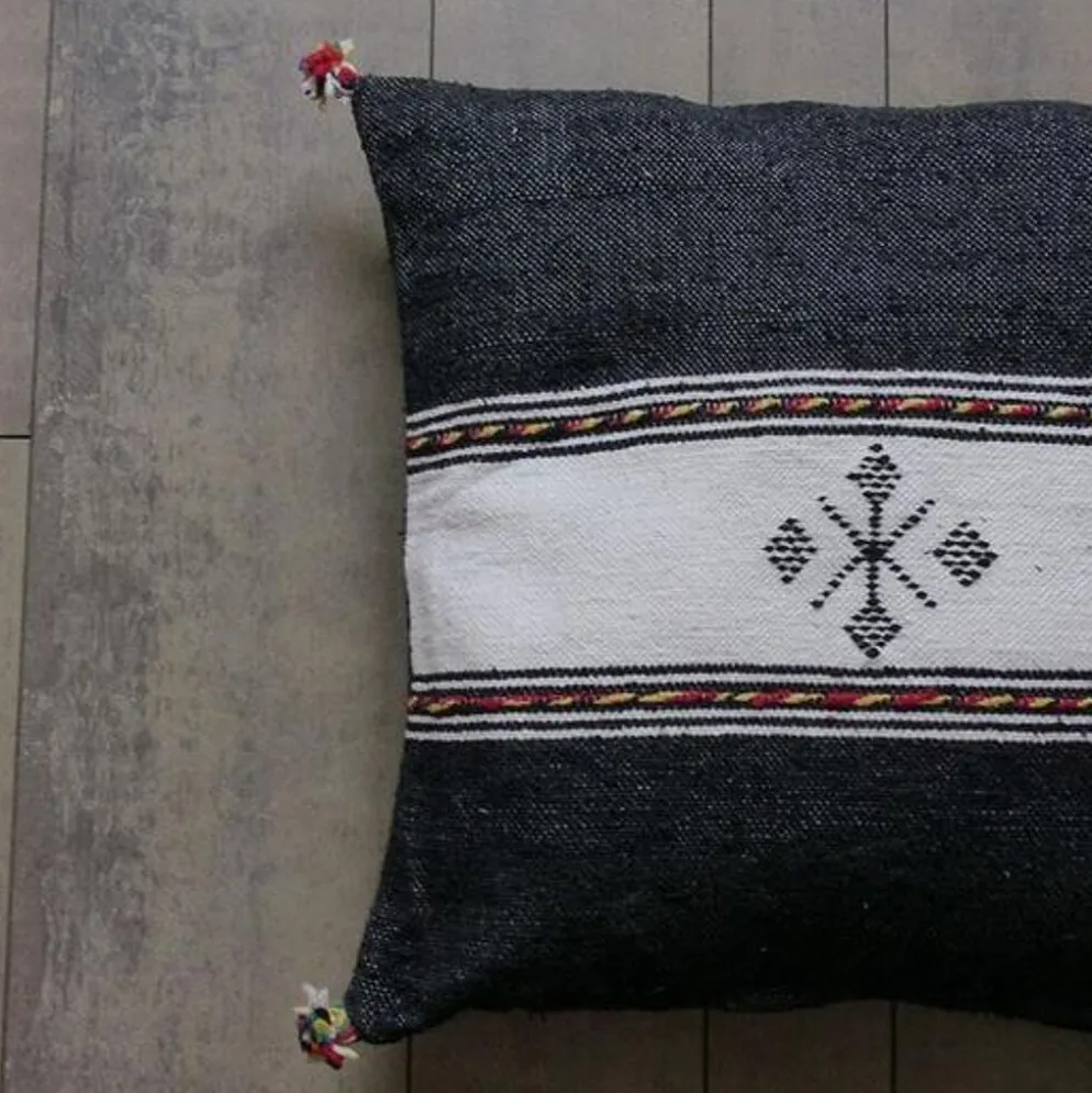 Coussin berbère marocain noir et blanc