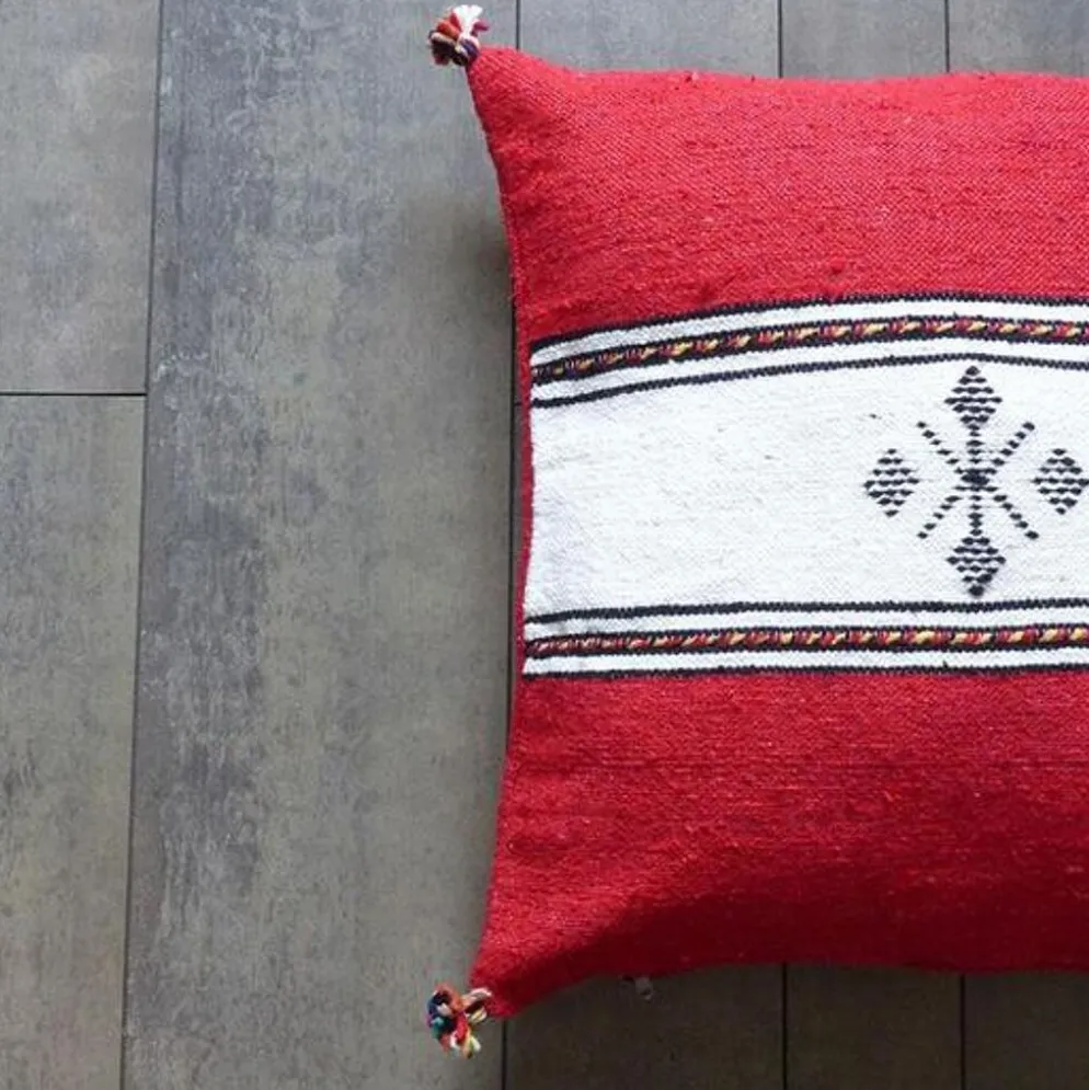 Coussin berbère marocain rouge et blanc