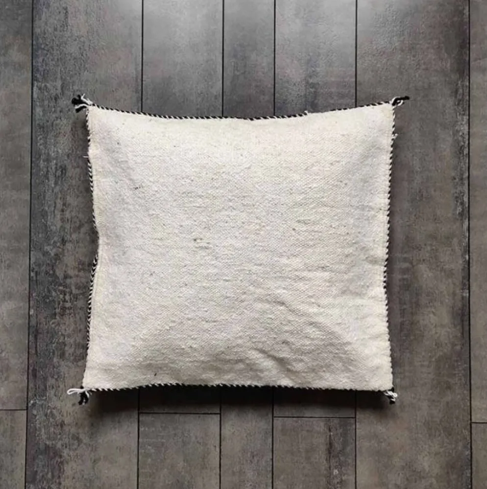 Coussin berbère noir et blanc kilim