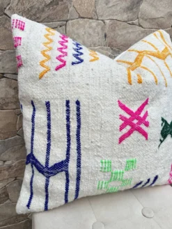 Coussin en laine berbère fait main : Coussin Kilim marocain (45x45cm)