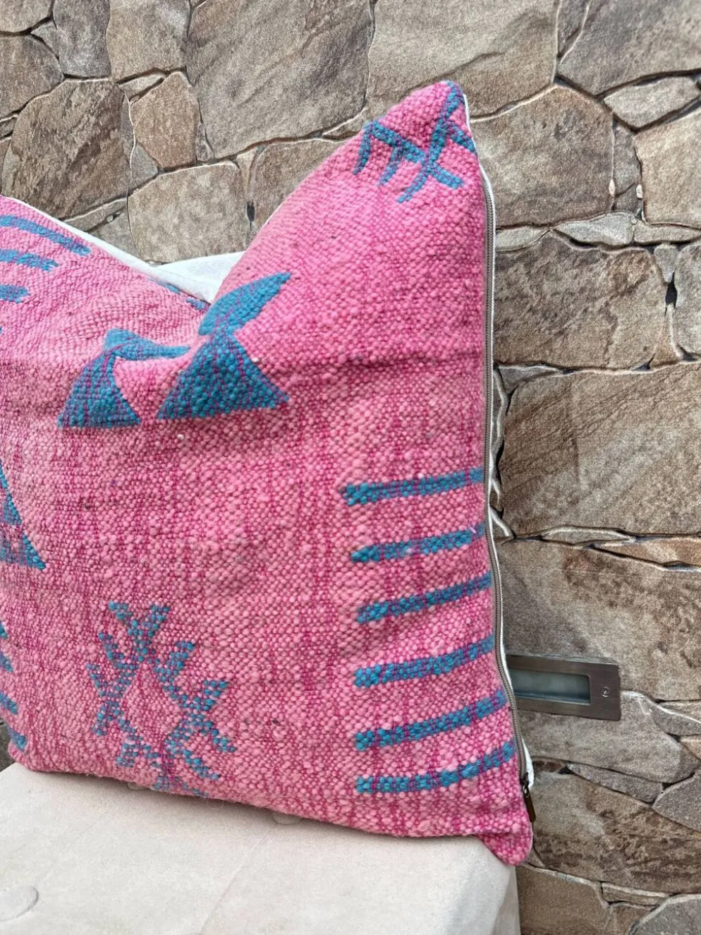 Coussin en laine berbère fait main : Coussin Kilim marocain (45x45cm)