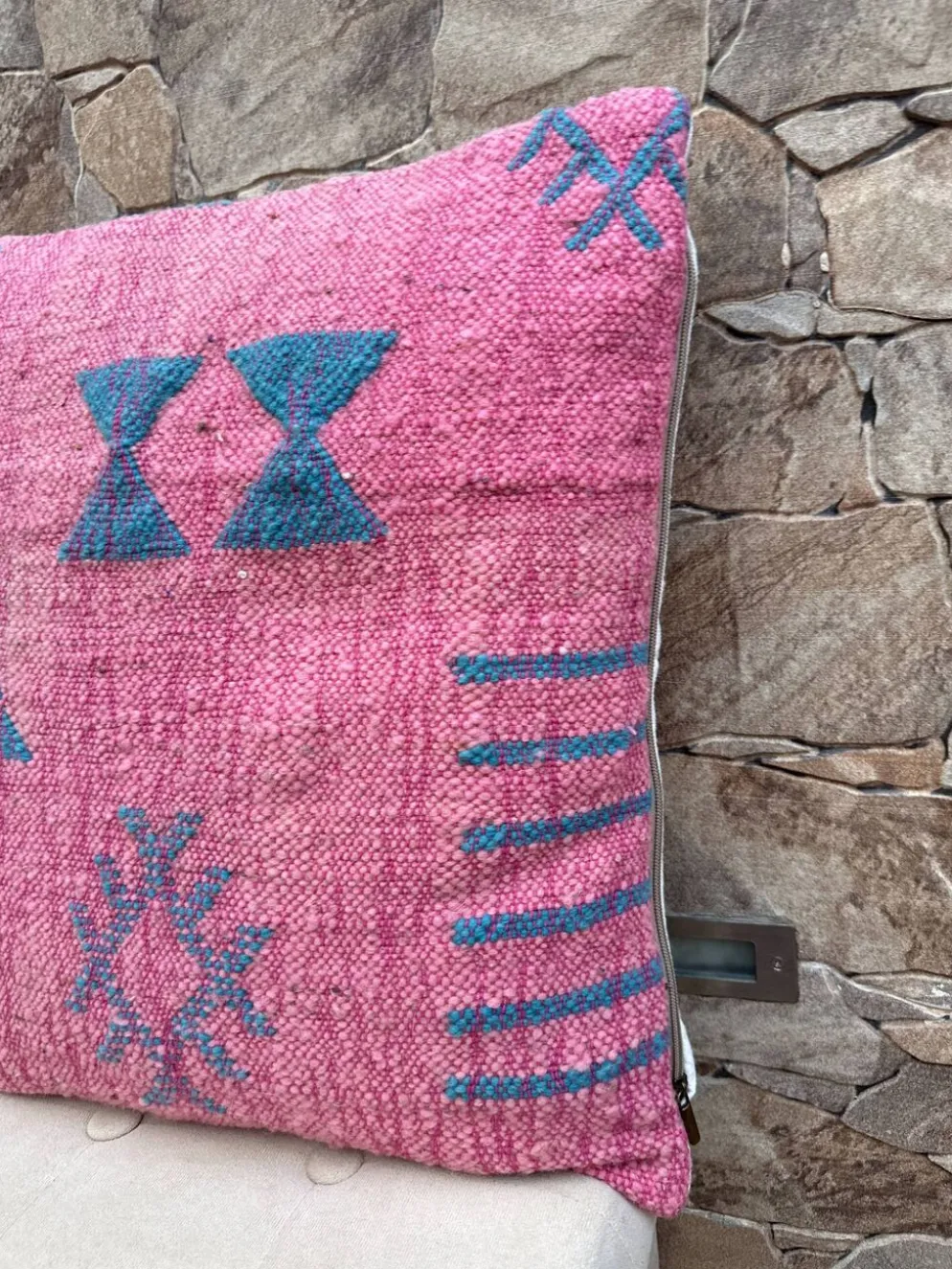 Coussin en laine berbère fait main : Coussin Kilim marocain (45x45cm)