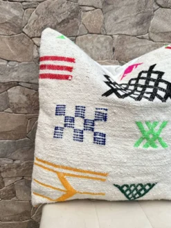 Coussin en laine berbère fait main : Coussin Kilim marocain (45x45cm)