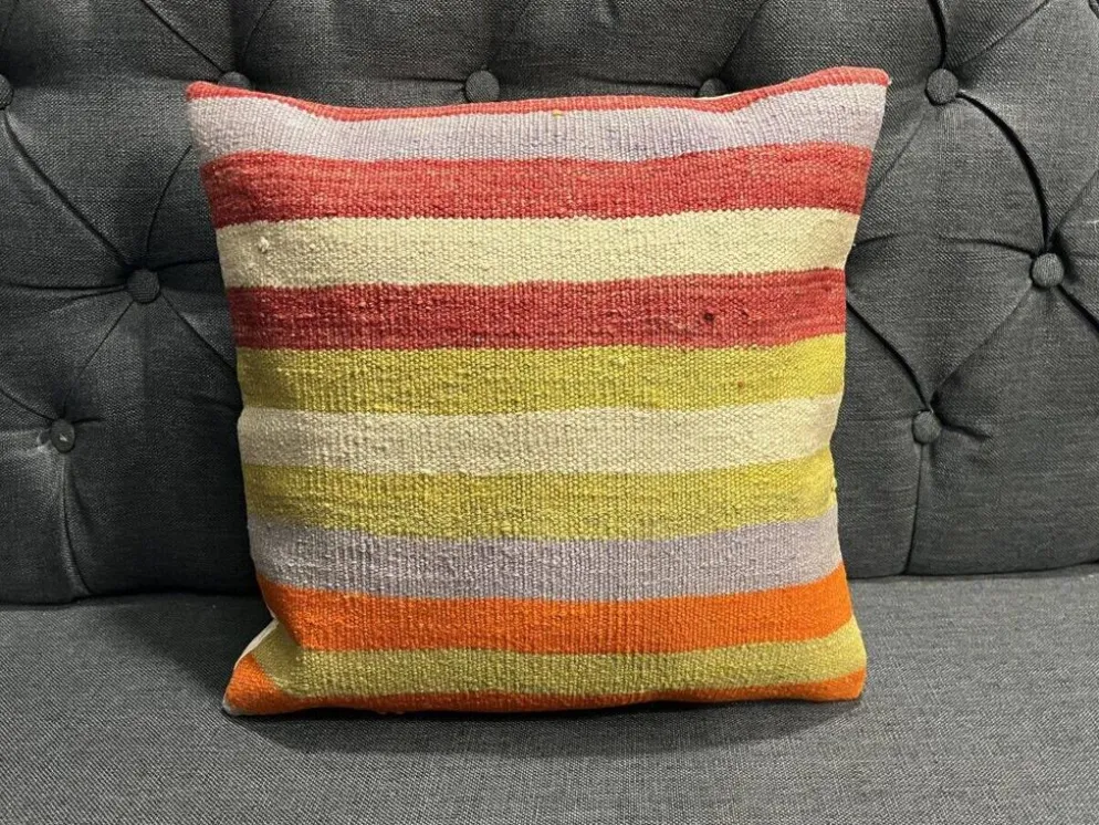 Coussin en laine turque rayé
